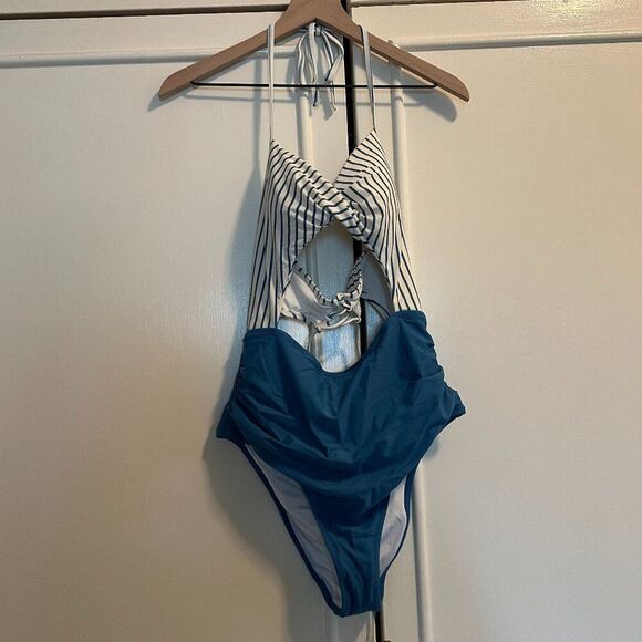 Cupshe Cutout Bathing Suit - Picture 1 of 2